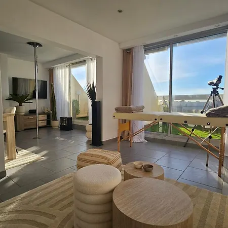 Perle Blanche Naturist Village Sea View * Agde